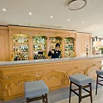 Grand Flora 4*