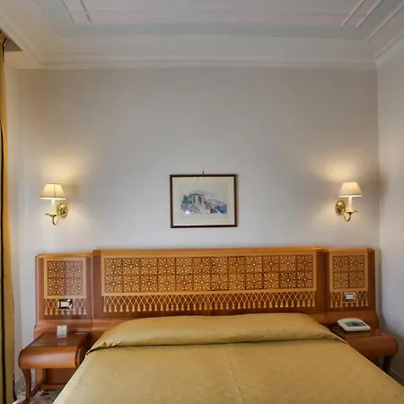 Grand Flora 4*