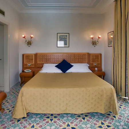 Szálloda Grand Flora Sorrento