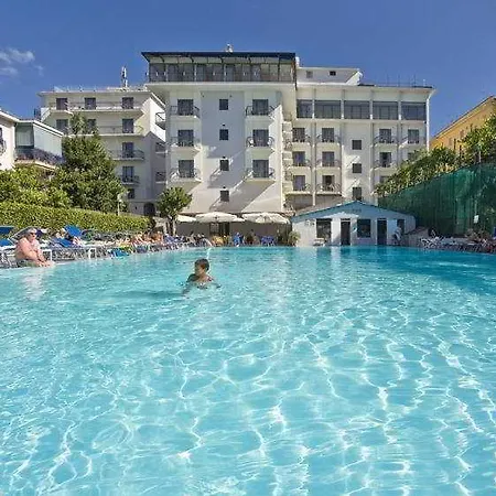Grand Flora 4* סורנטו