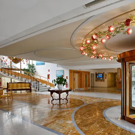 Grand Flora 4* סורנטו
