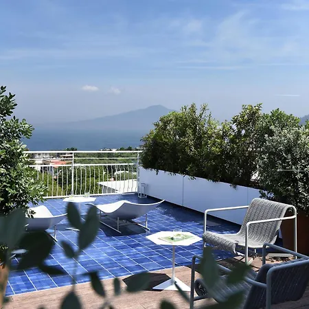 Grand Flora Hotel 4*