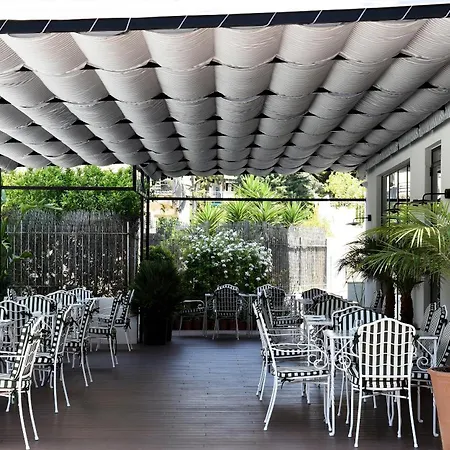 Hotell Grand Flora