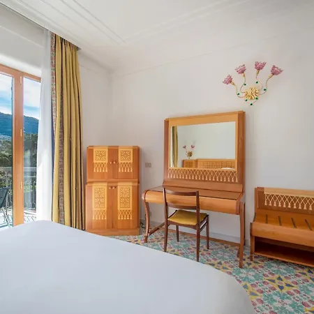 그랜드 플로라 호텔