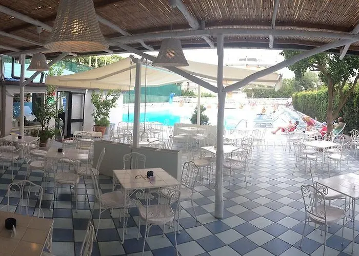 Grand Flora Отель 4*